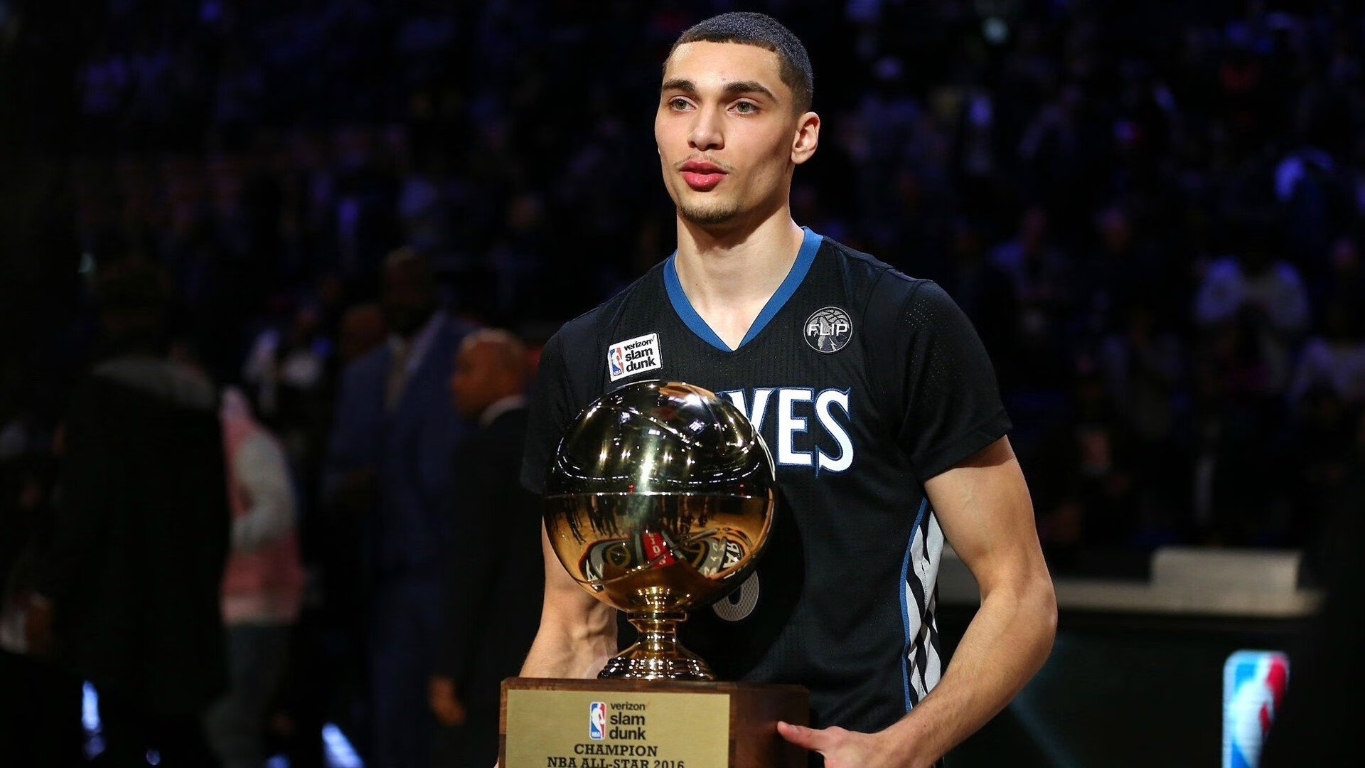 开云体育官网入口-库里：精准投篮引领“外线革命”！，库里内线